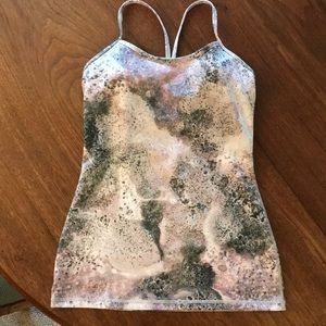 EUC Lululemon Flow Y tank sz6